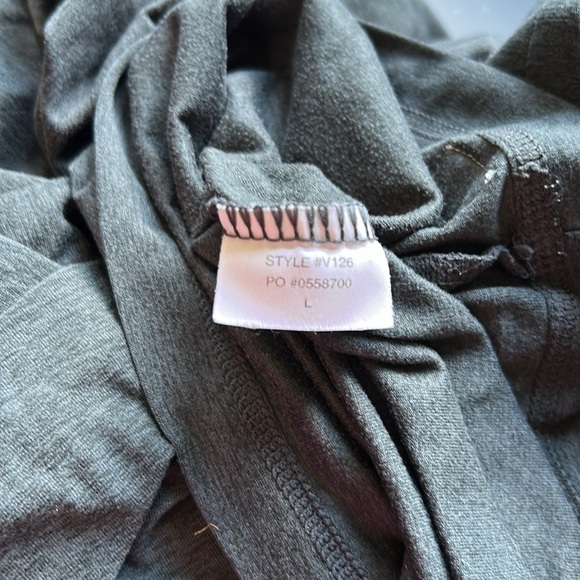 Vuori Strato Tech Tee Mens Charcoal Heather Grey Stretch Moisture Wicking Sz L - Picture 4 of 8